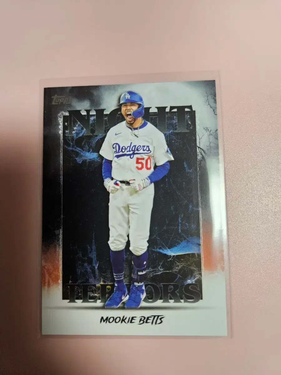 무키 베츠 2025 Topps Update Night Terror