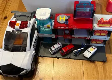 토미카 빅 패트롤카 긴급 출동 세트 자동차 4대 인형 1개