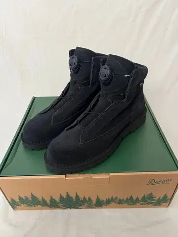 DANNER x White Mountaineering 블랙 스웨이드 부츠