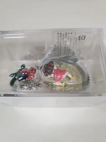 [스튜디오 지브리] 토토로와 메이의 낮잠 피규어