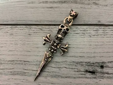 트래비스 워커 스컬 크로스 대거 펜던트 목걸이