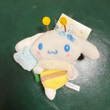 산리오 마스코트 홀더 꽃을 아주 좋아하는 벌꿀 씨 시나몬 시나모롤