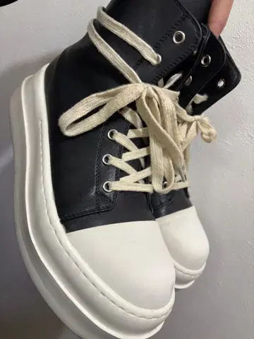 릭 스타일 통굽 스니커즈