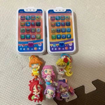 프리큐어 피규어 세트 + 스마트폰 완구 2대 세트