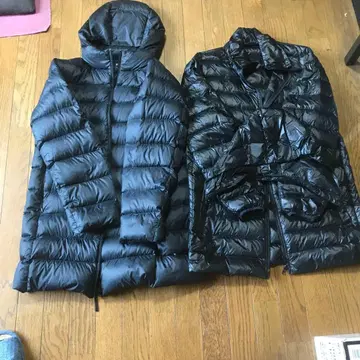 유니클로 롱 라이트 다운 및 MUJI 롱 라이트 다운.