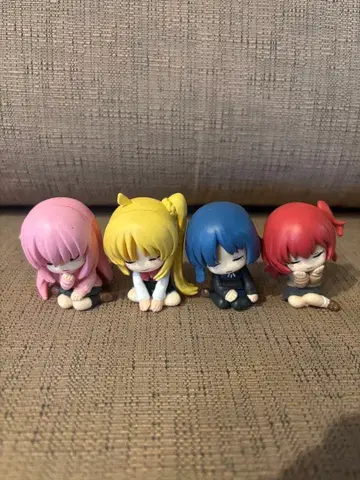 봇치 더 록! 어깨 쿵 4종 세트