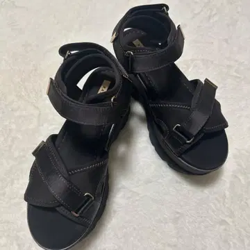 [새상품급] RANDA 크로스 스트랩 스포츠 샌들 브라운 통굽