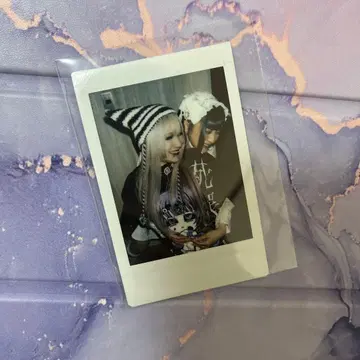 마큐로 시즈키 렌게 가쿠다이 카미테 폴라로이드