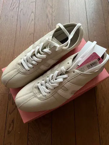 [ 호킨스 ] 크림색 스니커즈 박스 포함