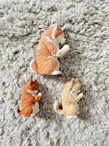 합장 장인 견배 아키타견 시바견 치와와 피규어