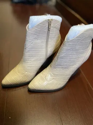 ALEXIA STAM 아이보리 L 웨스턴 부츠