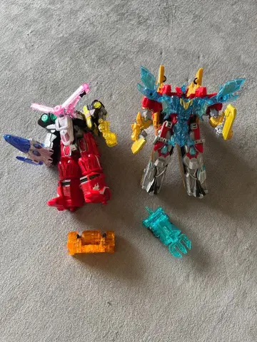 마진전대 키라메이저와 그레이트풀 피닉스 2체