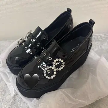 BUBBLES 블랙 통굽 로퍼