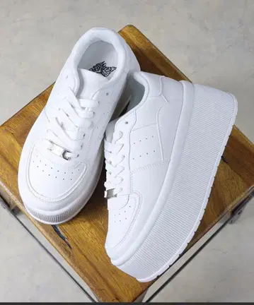 LOVEHUNTER 경량 통굽 볼륨 밑창 코트 스니커즈 화이트