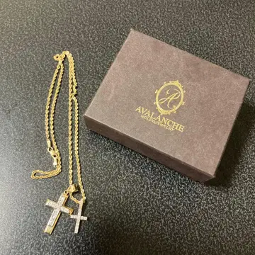 AVALANCHE 골드 크로스 목걸이