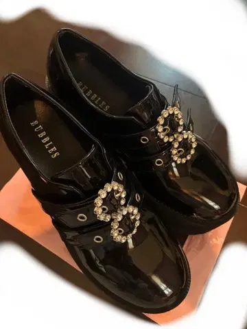 BUBBLES 더블 버클 통굽 신발 13cm 사이즈 40