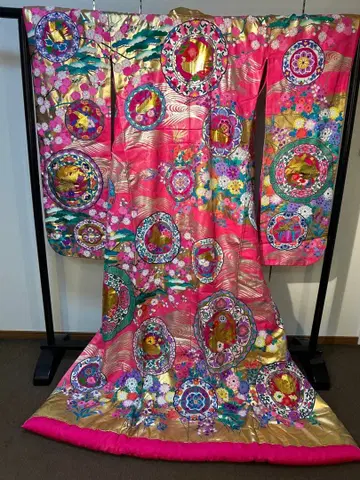 마루쇼 색동옷 핑크 꽃무늬 골드 컬러 자수