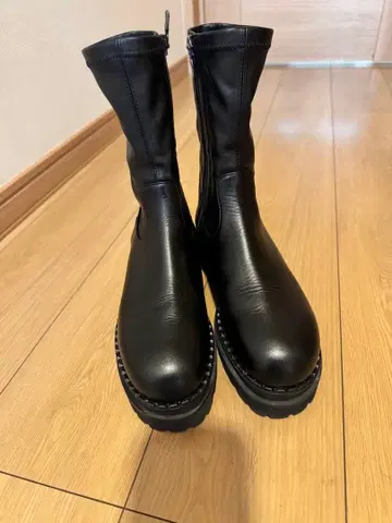 DIANA 사이드 고어 부츠 블랙 가죽