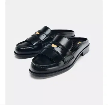 ZARA 프린지 장식 블랙 로퍼
