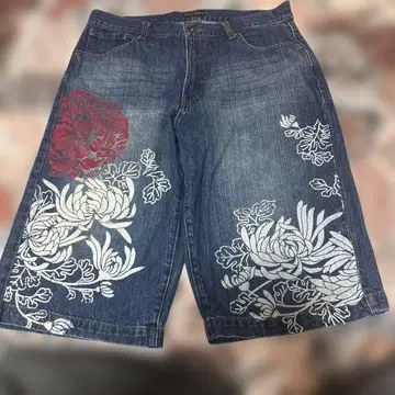 A MORE PIURO 꽃무늬 프린트 하프 팬츠