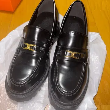 블랙 로퍼 통굽 골드 버클