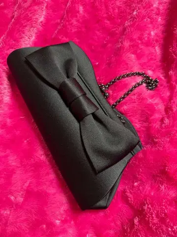 새상품급 Scheilan 이탈리아제 새틴 리본 클러치백 체인 포함 블랙