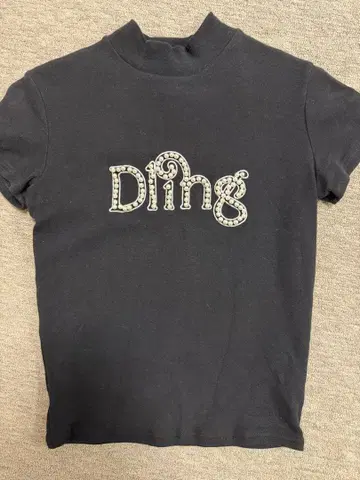 다리치 Darich 상의 T셔츠