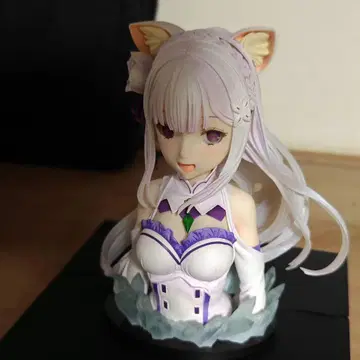 에밀리아 피규어 귀 포함