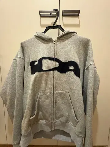 ida sply 그레이 후드티