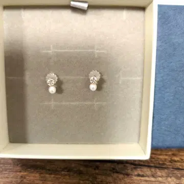 미사용 새상품 TSUTSUMI 10K 펄 귀걸이