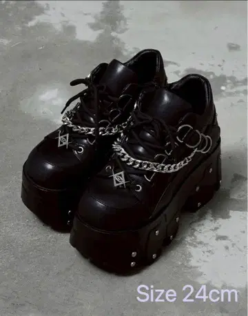 REFLEM 체인 달린 플랫폼 슈즈