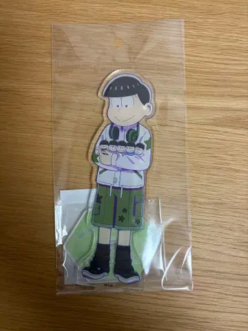 오소마츠 6쌍둥이 빅 아크릴 스탠드 쵸로마츠 인형과 함께