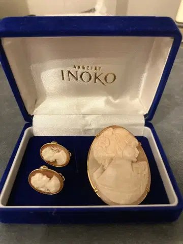 카메오 브로치와 귀찌 세트