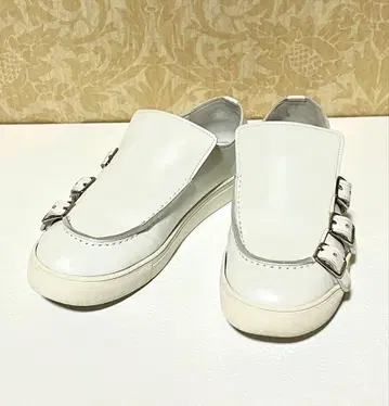 주카 zucca 천연 가죽 화이트 버클 슬립온 스니커즈