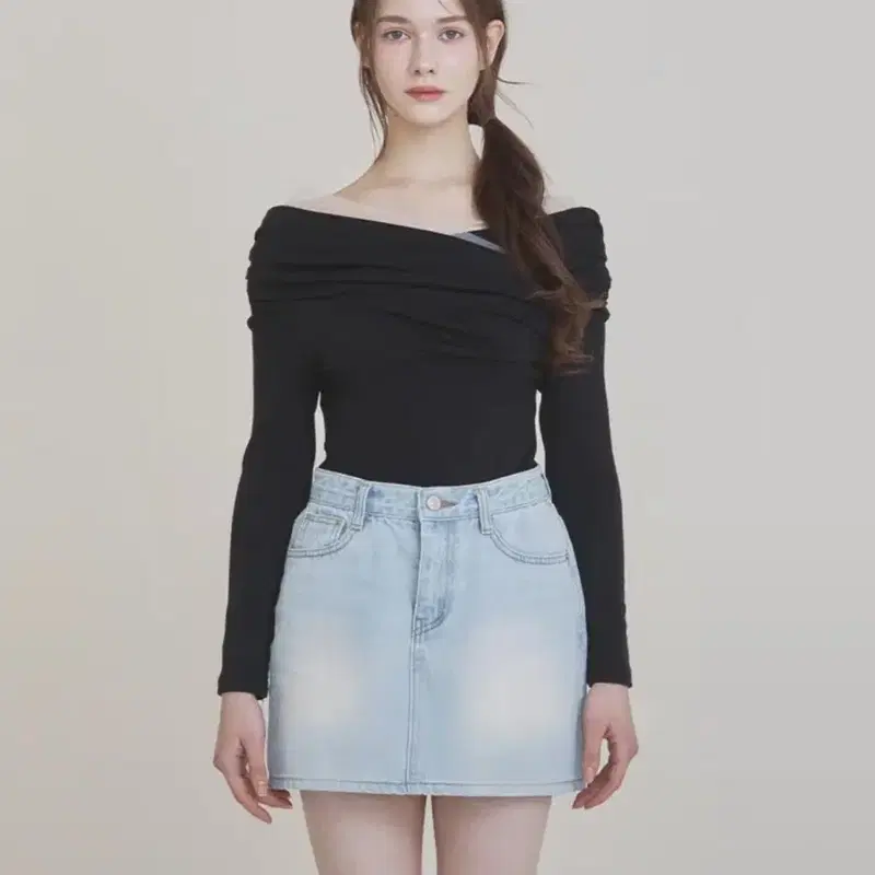 새상품 미착용 낫유어로즈 사나 탑 블랙