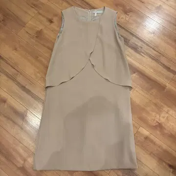 BEAUTY&YOUTH 슬리브리스 무릎 기장 원피스 베이지