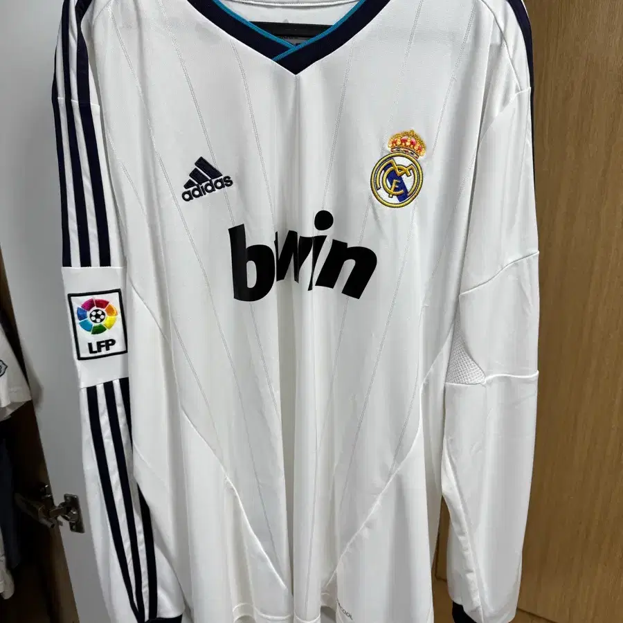 11-12 Real Madrid Ronaldo Long Sleeve Champions League (Flaw) on