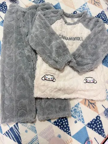 시나모롤 하트 보아 퍼지 상하의 세트 L 사이즈