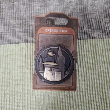 Star Wars Galaxy's Edge metal pin open