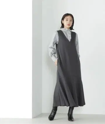 [새상품급] 내추럴 뷰티 베이직 트위드 머메이드 점프수트 그레이