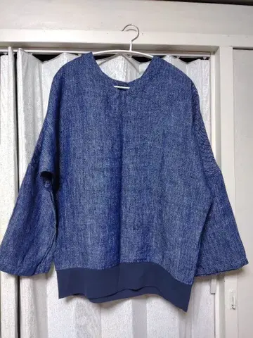 새상품급 나츄란 이치 ichi V넥 데님 풀오버 린넨