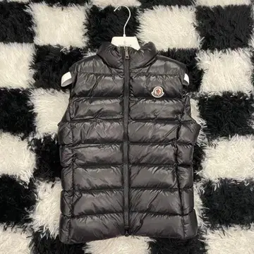 블랙 다운 베스트 퀼팅 디자인