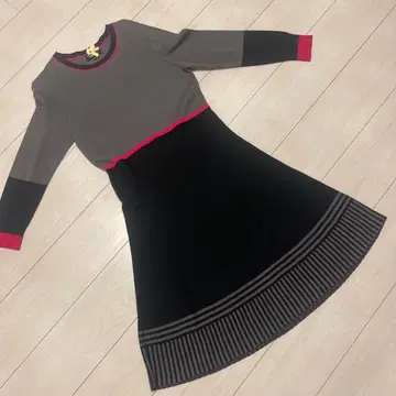 [소니아 리키엘] 새상품급 깔끔한 그레이와 블랙의 긴팔 니트 원피스