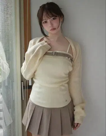 andmary Heidi 벨트 플리츠 세트 아이보리