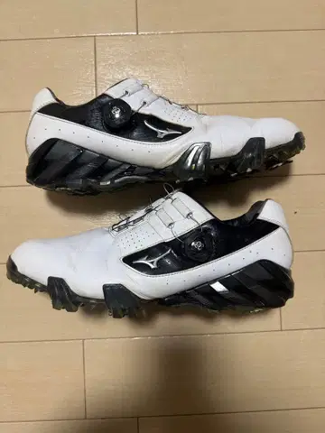 미즈노 골프화 화이트/블랙 29cm 케이스 세트 판매