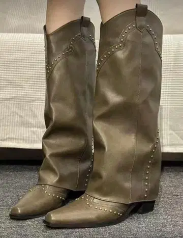스터드 장식 올리브 그린 웨스턴 부츠