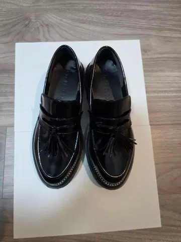 스터드 트랙 밑창 통굽 로퍼