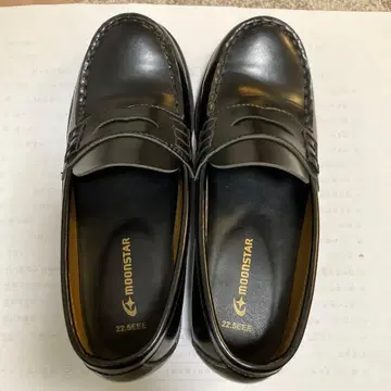 MOONSTAR 블랙 로퍼 22.5