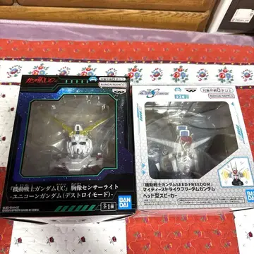 유니콘 건담 & 스트라이크 프리덤 건담 피규어 세트