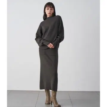 Milia Owen 다크 그레이 니트 셋업